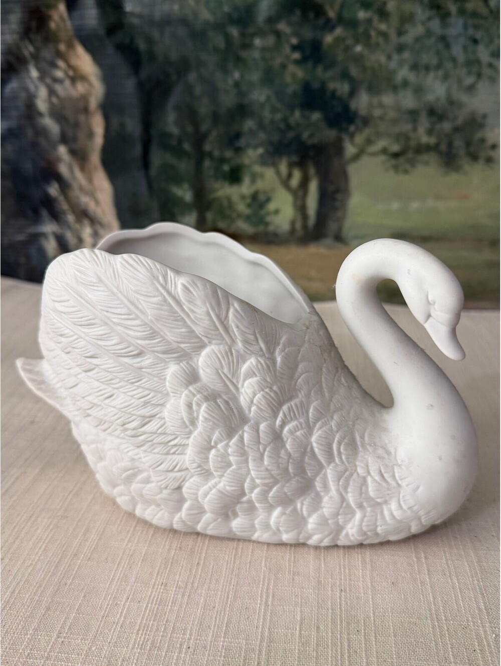White FILOA swan planter